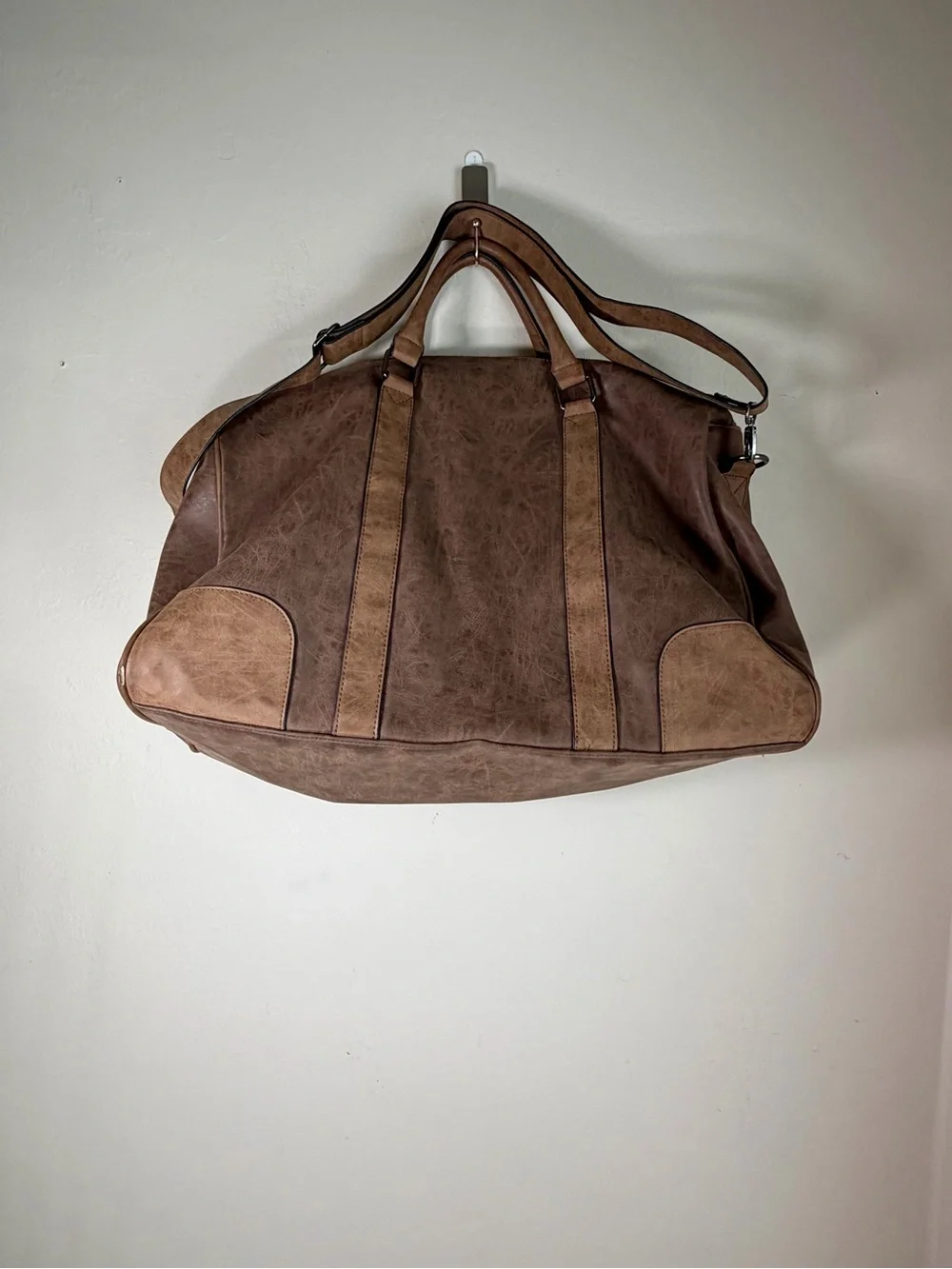 Classic Brown Men's Weekend Duffel Bag with Dual Carry